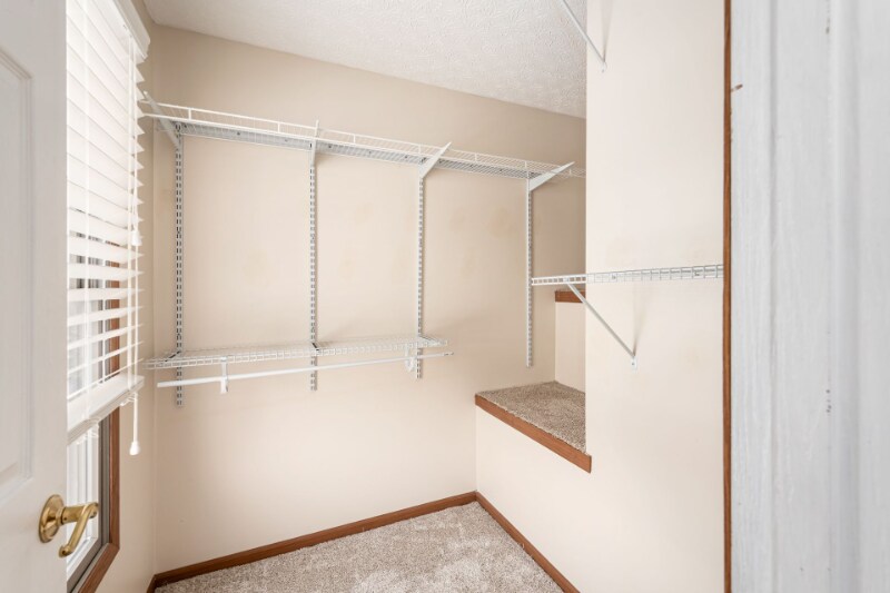 Building Photo - 8651 Olenbrook Dr