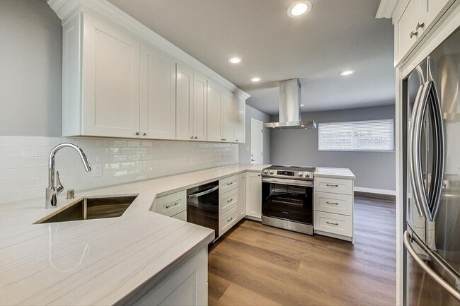 Building Photo - 4401 Castanos St