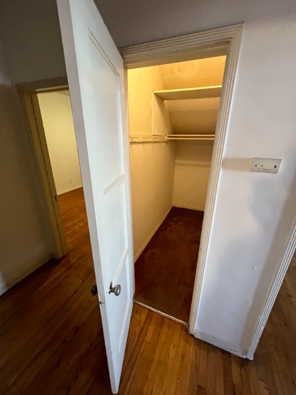 Building Photo - 141 1/2 Sweetzer Ave