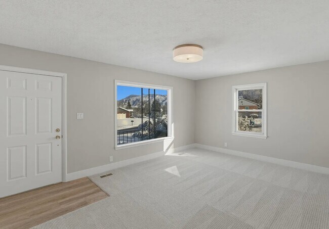 Building Photo - 403 Highland Dr