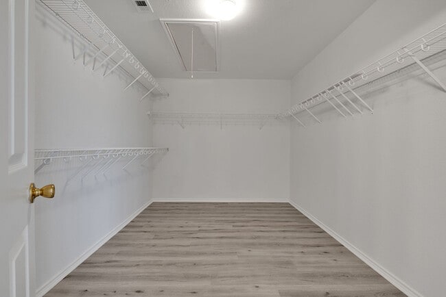 Building Photo - Charming 4-Bedroom Home in a Gated Community- Near Randolph AFB and JB Ft Sam Houston!