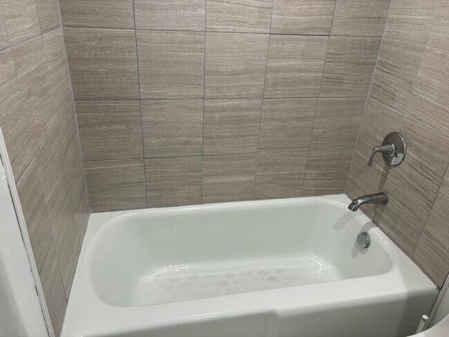 Building Photo - 363 Royal Troon Dr