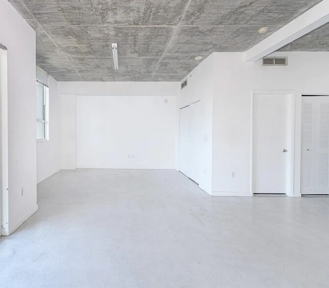 Building Photo - 234 NE 3rd St