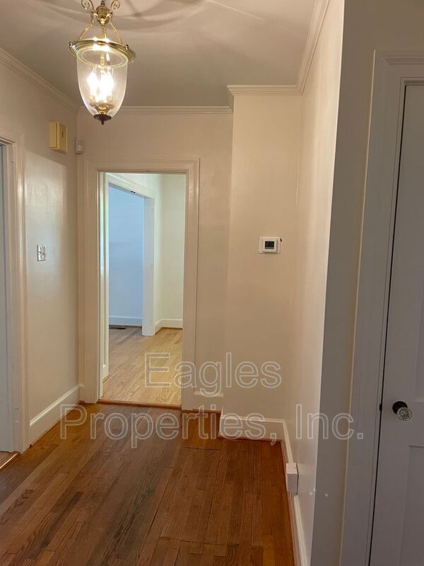 Building Photo - 300 S Andrews Ave