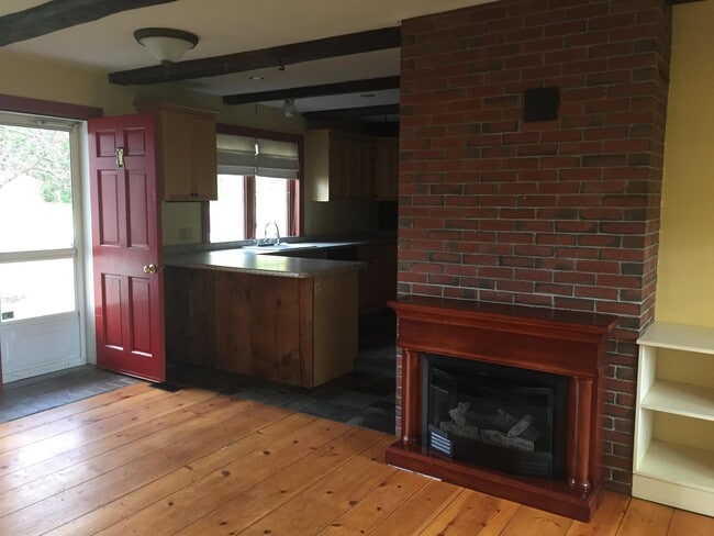 Building Photo - 36 Happy Valley Rd