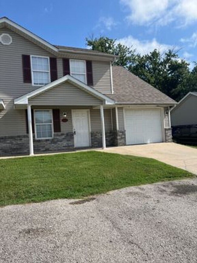 Primary Photo - 721 Demaret Dr