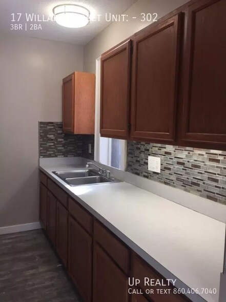 Building Photo - 17-21-21 Willard St