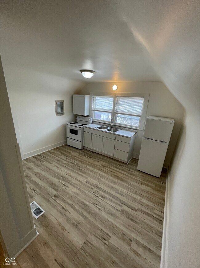 Building Photo - 610 S Gallatin St