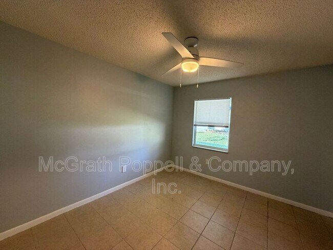 Building Photo - 1408 E Spencer St