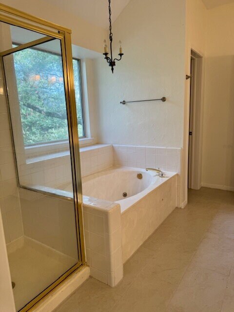 Building Photo - Elegant 4-Bedroom Retreat in Austin's Scen...