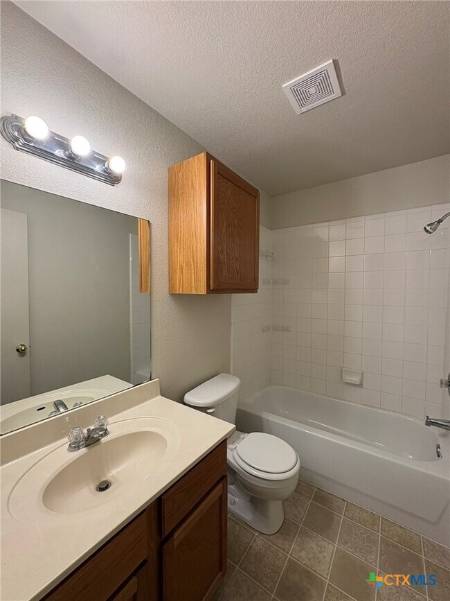 Building Photo - 2102 Tahoe Ct