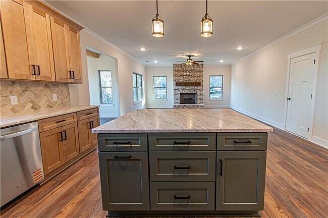 Building Photo - 386 Mulberry Cir