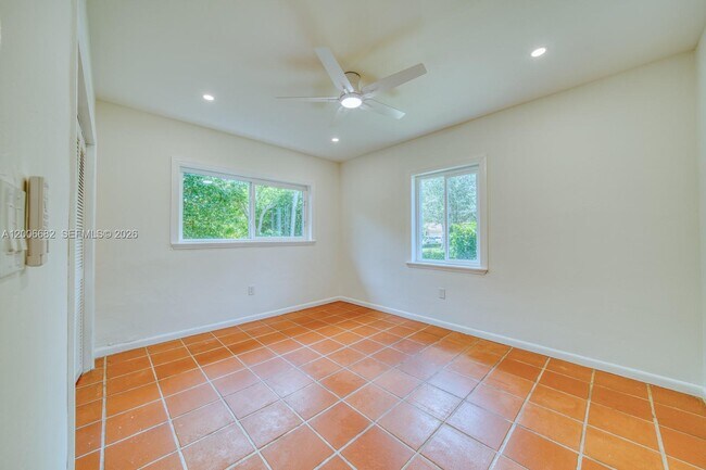 Building Photo - 1435 Blue Rd