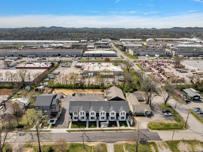 Building Photo - 425 Veritas St