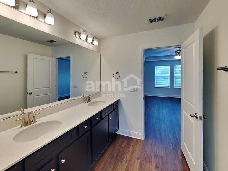 Building Photo - 2708 Ponds Trl
