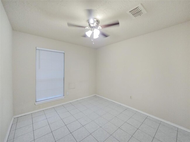 Building Photo - 13115 High Star Dr