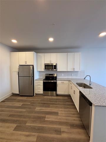 Building Photo - 300 N McDonald St