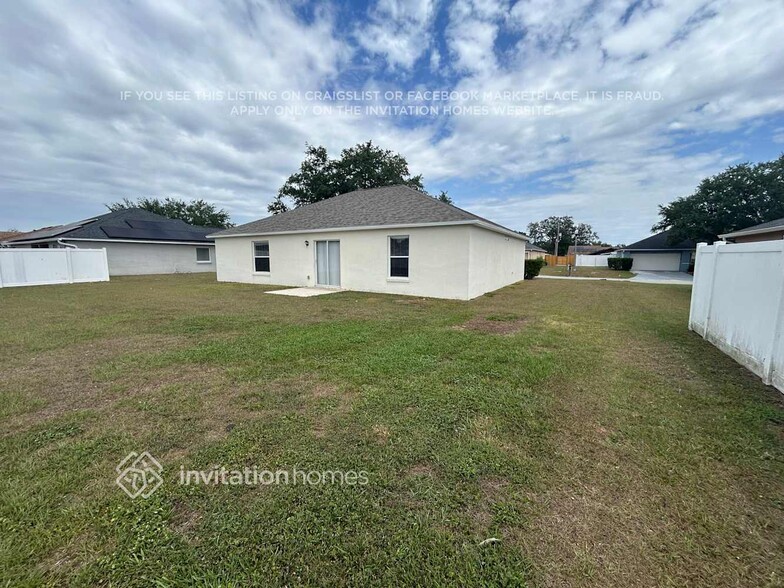 Building Photo - 5261 English Dr