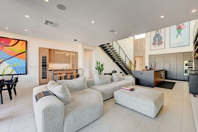 Building Photo - Amazing Golf Course and Las Vegas Valley V...