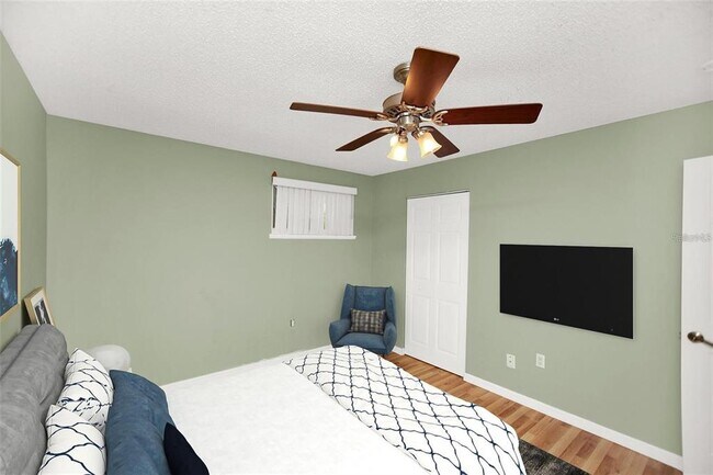 Building Photo - 596 Orange Dr