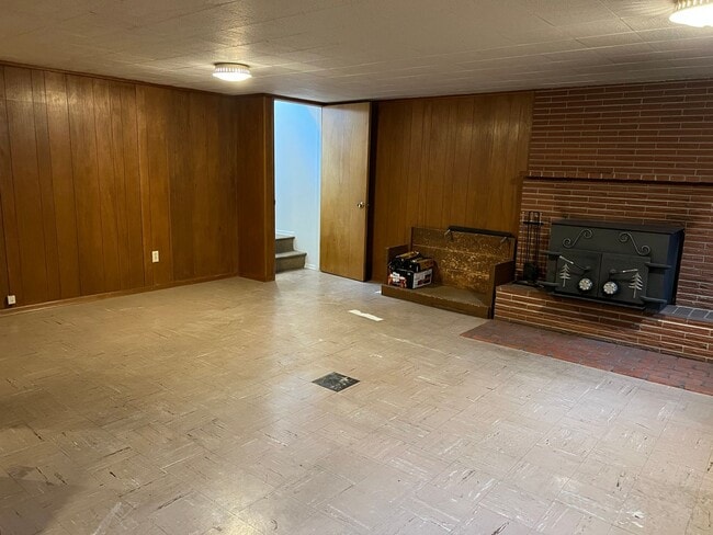 Building Photo - 3728 W Delbert Ave