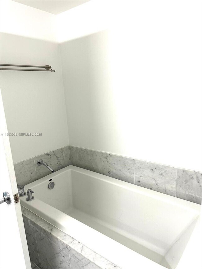 Building Photo - 253 NE 2nd St