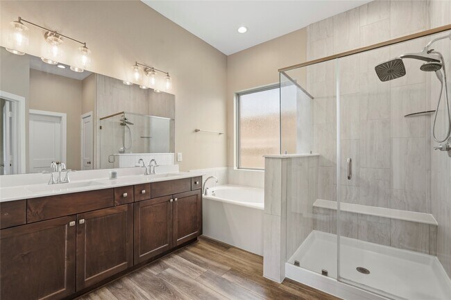 Building Photo - 8422 Bay Orchard Dr