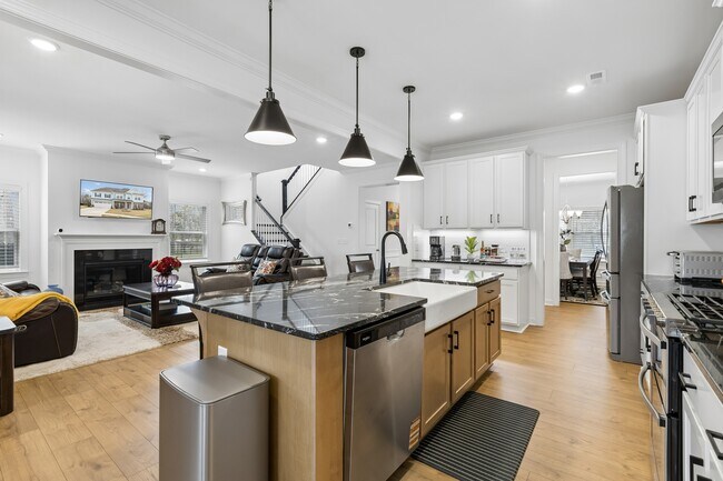 Building Photo - 911 Cypress Pt Ln