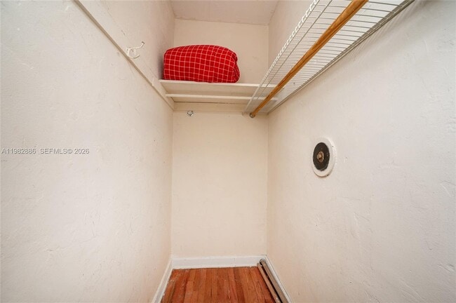 Building Photo - 830 Euclid Ave