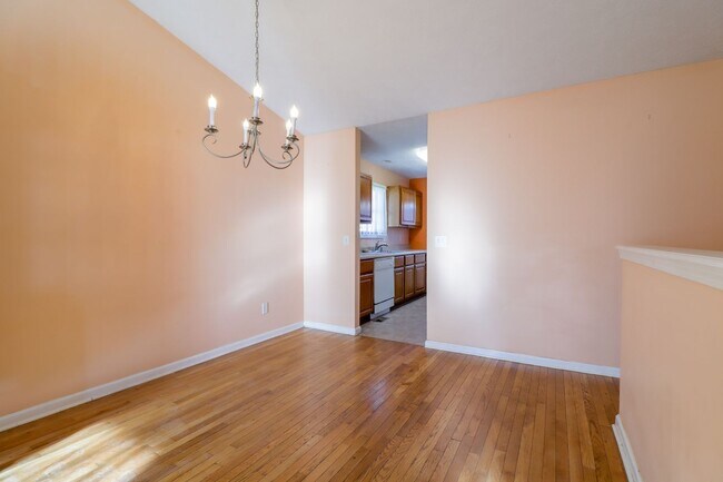 Building Photo - Montgomery- Nova