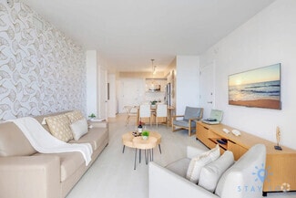Building Photo - 2602 E Hallandale Beach Blvd