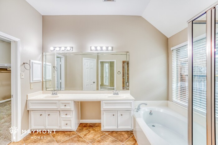 Building Photo - 4522 S Creekmont Dr