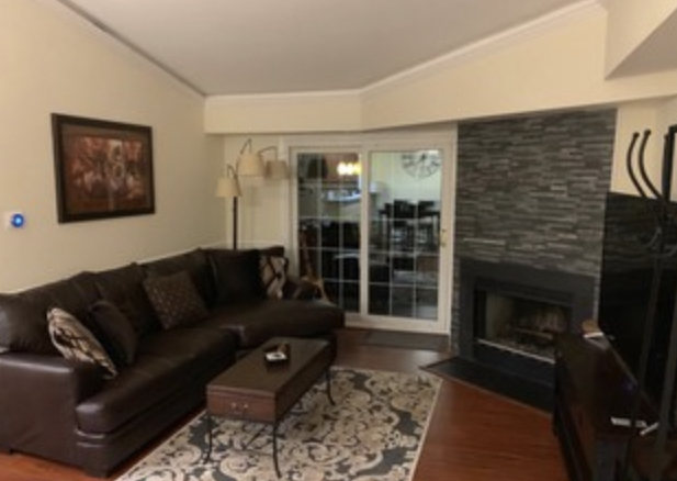 Example of Livingroom with furniture - 6918 Victoria Dr