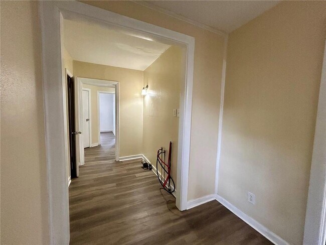 Building Photo - 2861 Ralston Rd