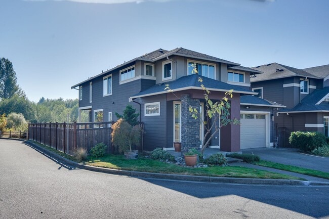 Building Photo - Luxury 2 story with Air Conditioning