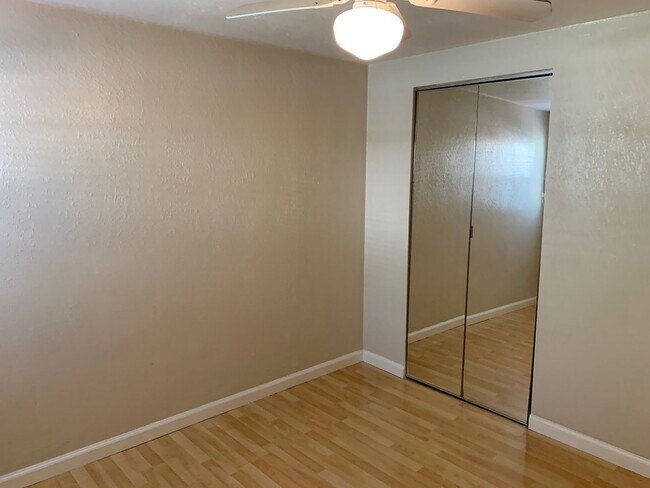 Building Photo - Tucked Away Antioch Home!