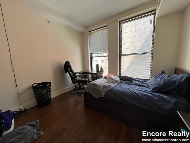 Building Photo - 8 Winter St