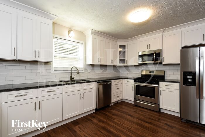 Building Photo - 2281 Carousel Ct