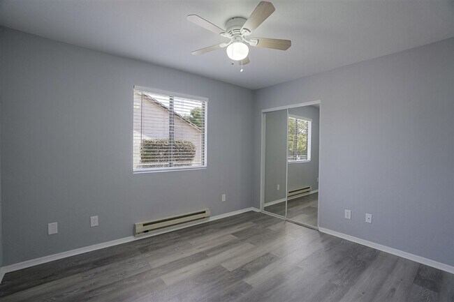 Building Photo - 3279 N Corrine Dr