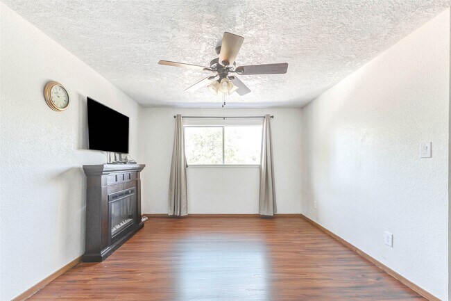 Building Photo - 1505 Ward Rd