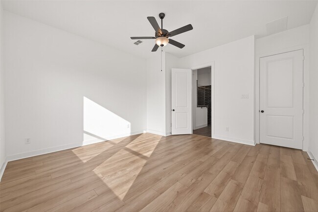 Building Photo - 16915 Chapel Knox Dr