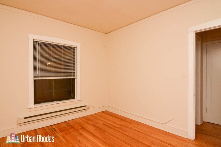 Building Photo - 1312 Oak Ave