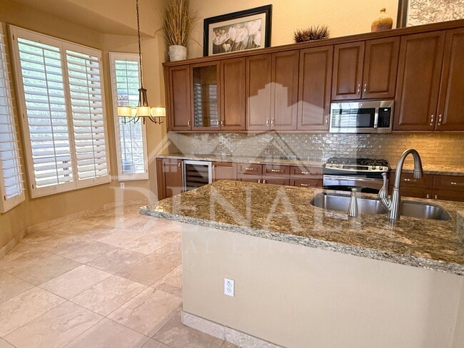 Building Photo - 3533 N Desert Oasis