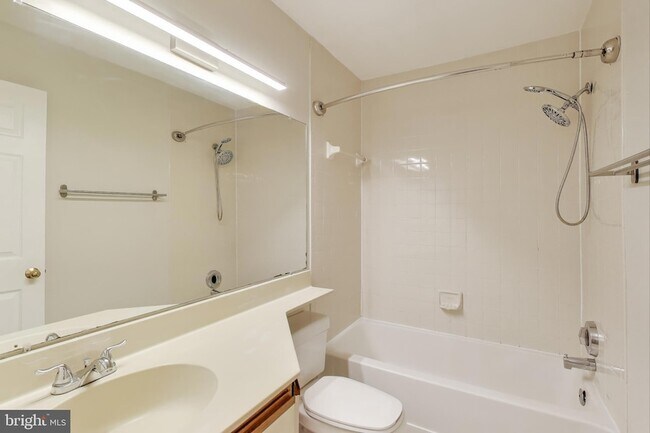 Building Photo - 5801 Inman Park Cir