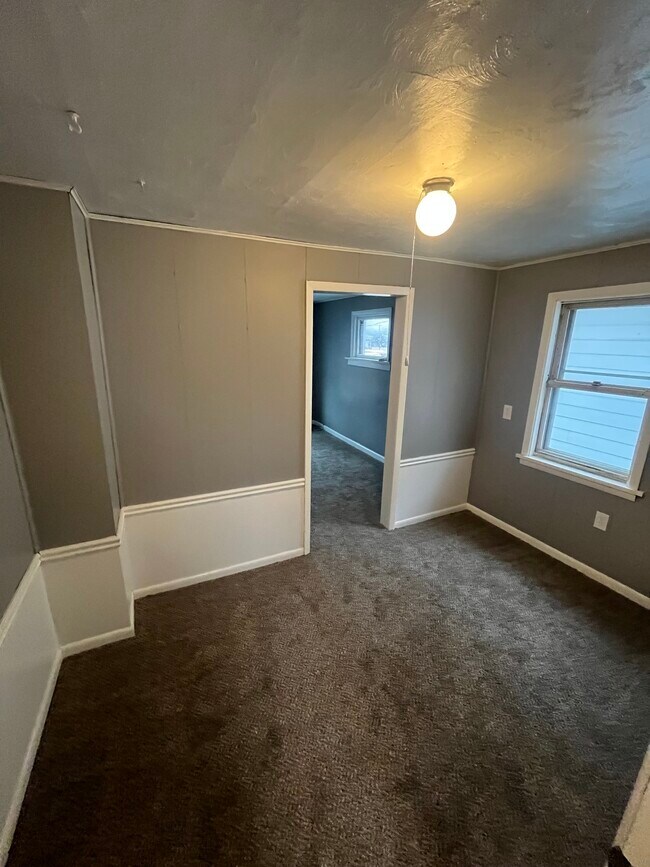 Building Photo - 1440 E Ninth Street