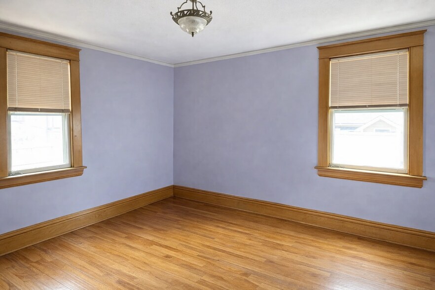 Building Photo - 1478 Van Buren Ave