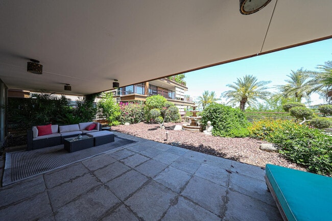 Building Photo - 7157 E Rancho Vista Dr