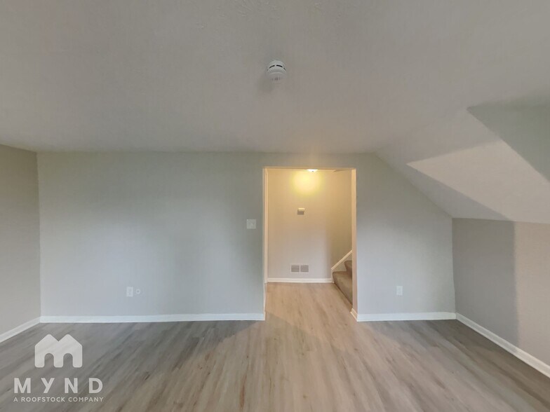Building Photo - 4863 Talbert Dr