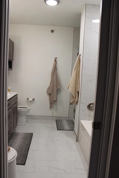 Building Photo - 757 N Orleans St