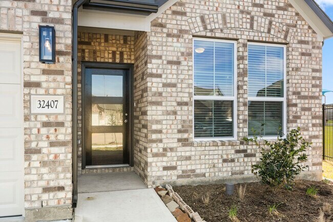 Building Photo - 32407 Hamilton Crest Dr